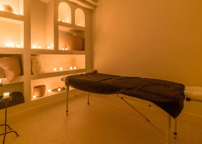 Essence Aparthotel 4*