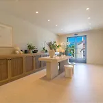 Essence 4* أرغوستولي