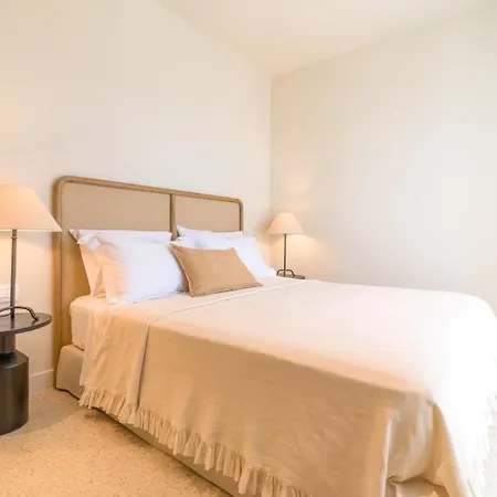 Essence Aparthotel Argostoli (Kefalonia)