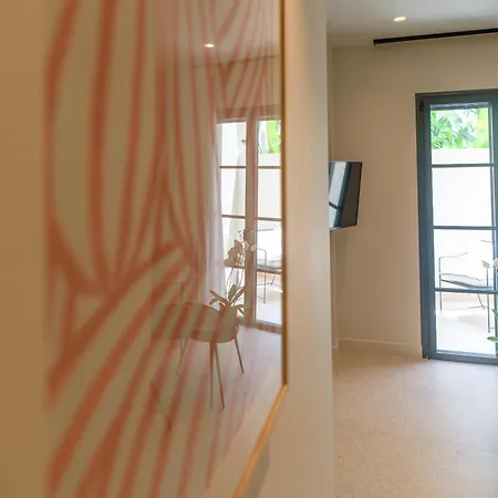 Essence Aparthotel 4*